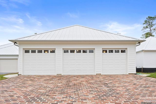 13900 Savannah Dr, St Francisville, LA 70775