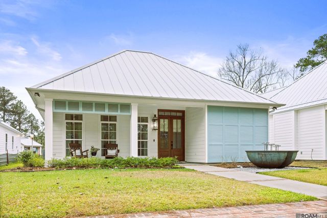 13900 Savannah Dr, St Francisville, LA 70775