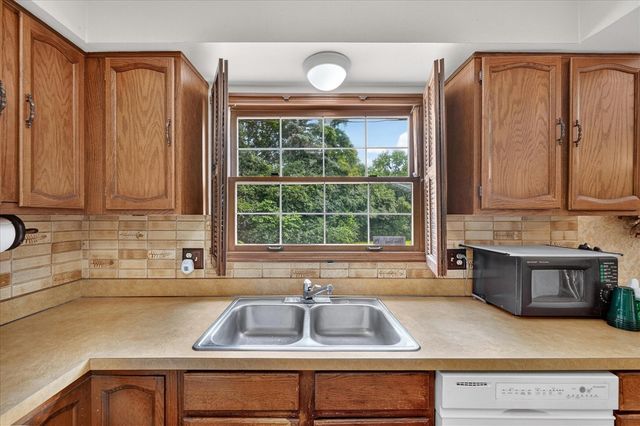 46168 Quail Ridge Court, Plymouth, MI 48170