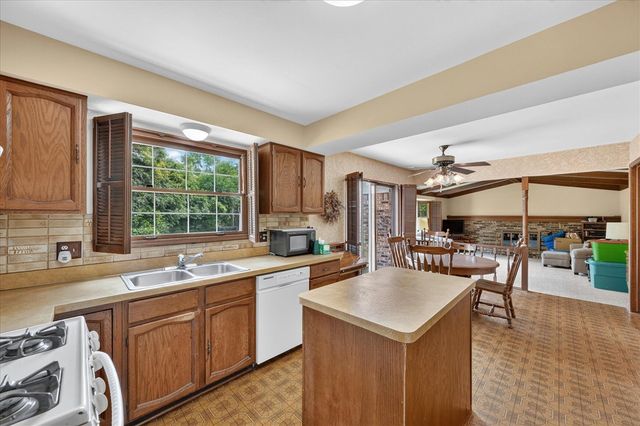 46168 Quail Ridge Court, Plymouth, MI 48170