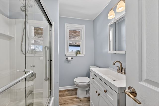 19 Locust Ln, Upper St Clair, PA 15241