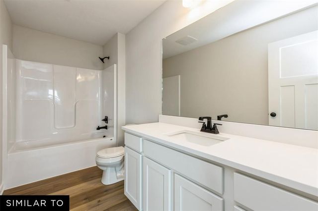 1012 Willow Valley Drive, Norwalk, IA 50211