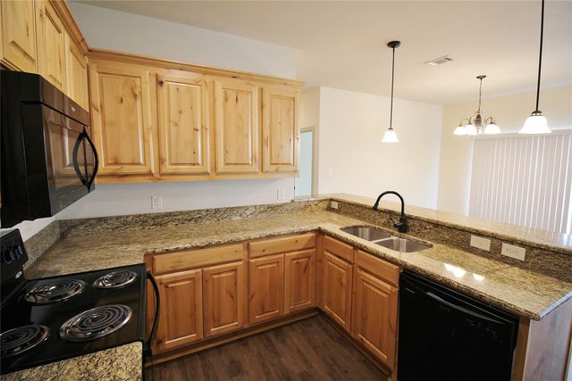 112 Bridle Court, Mabank, TX 75143
