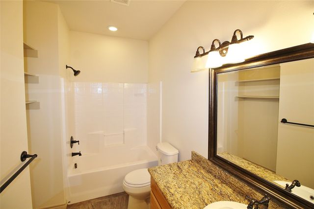 112 Bridle Court, Mabank, TX 75143