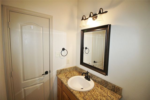 112 Bridle Court, Mabank, TX 75143
