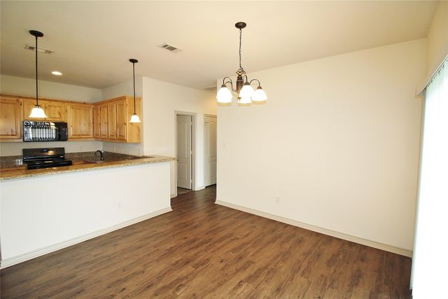 112 Bridle Court, Mabank, TX 75143