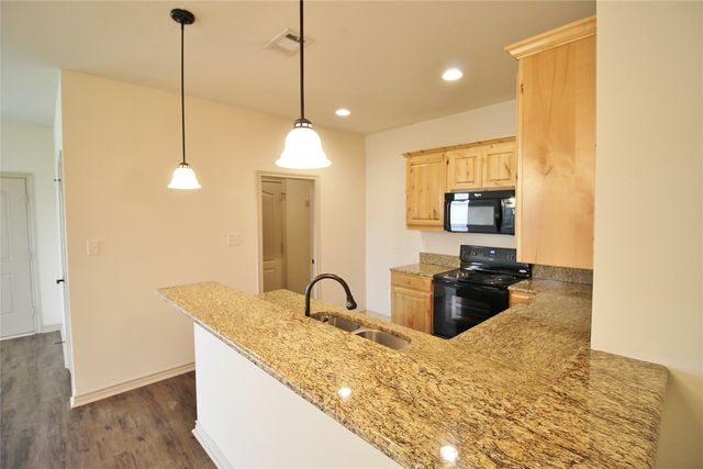 112 Bridle Court, Mabank, TX 75143