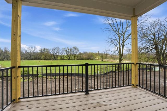 20647 Skyview Lane, Spring Hill, KS 66083