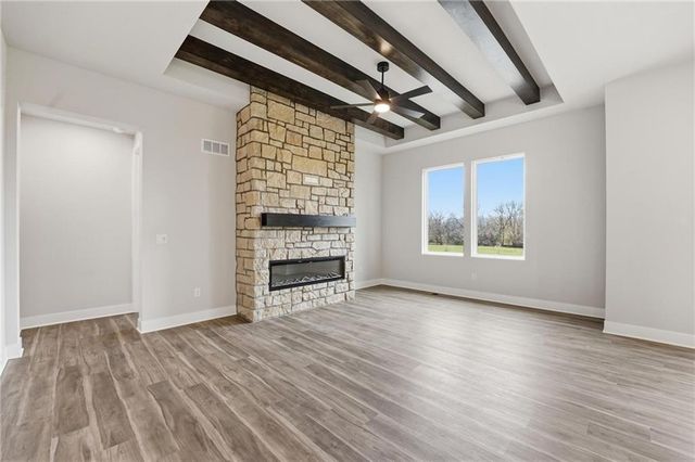 20647 Skyview Lane, Spring Hill, KS 66083
