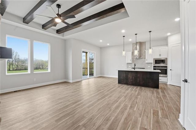 20647 Skyview Lane, Spring Hill, KS 66083
