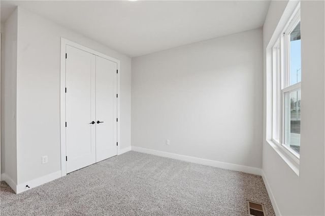 20647 Skyview Lane, Spring Hill, KS 66083