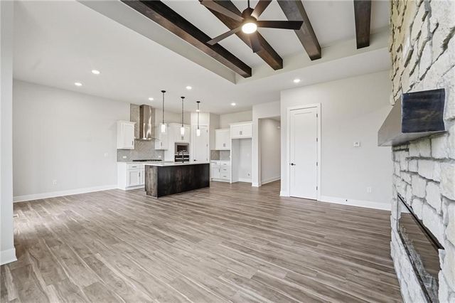 20647 Skyview Lane, Spring Hill, KS 66083