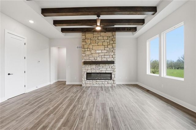 20647 Skyview Lane, Spring Hill, KS 66083