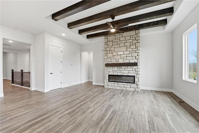 20647 Skyview Lane, Spring Hill, KS 66083