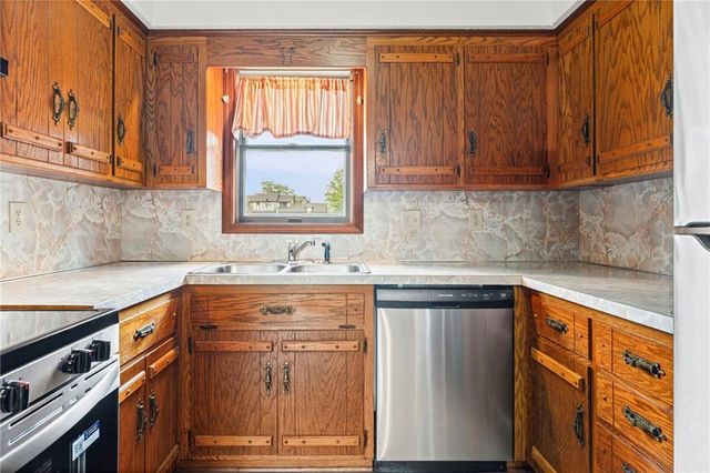 1105 Jeff Circle, Paola, KS 66071
