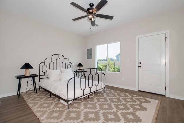 5513 N Sandkey Cir, Wichita, KS 67204