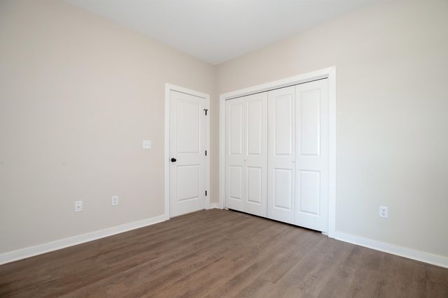 5513 N Sandkey Cir, Wichita, KS 67204