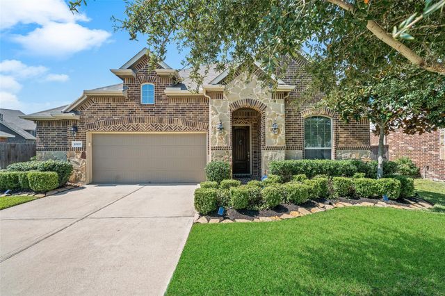 10935 Sarah Bluff Lane, Cypress, TX 77433