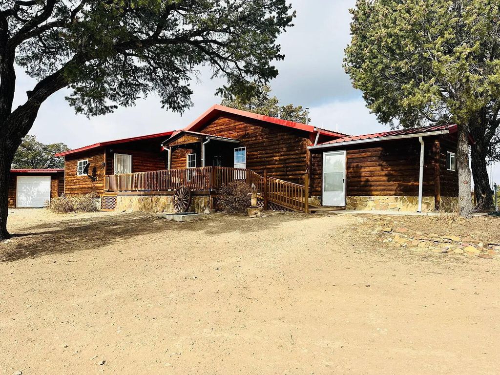 Image 11 of property listing at 37 Lasso Lane Lane, Pie Town, NM 87827