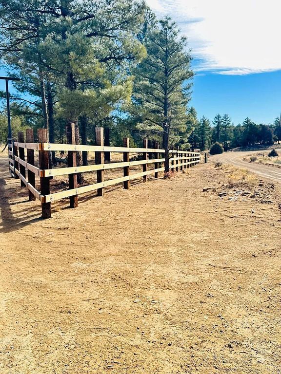 Image 5 of property listing at 37 Lasso Lane Lane, Pie Town, NM 87827