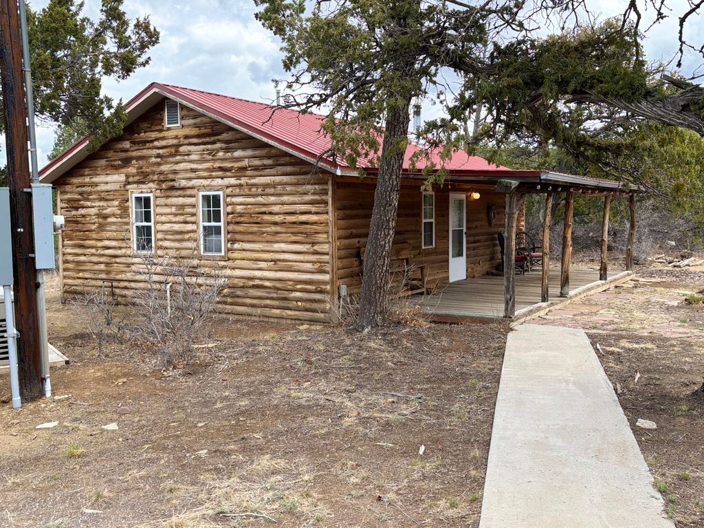 Image 9 of property listing at 37 Lasso Lane Lane, Pie Town, NM 87827