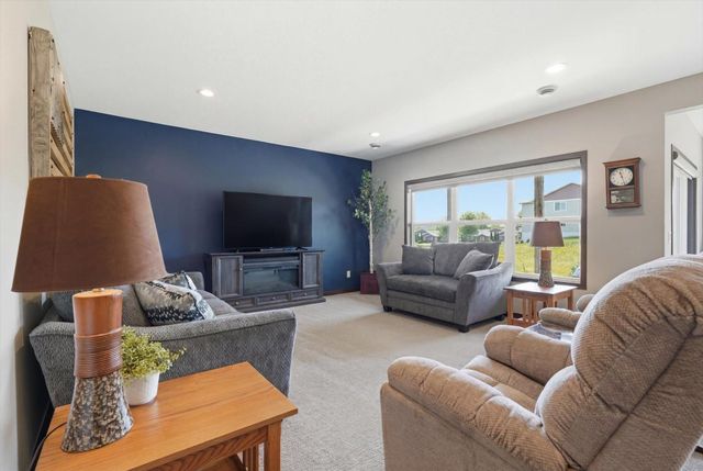 3547 Cove Point Circle NW, Prior Lake, MN 55372