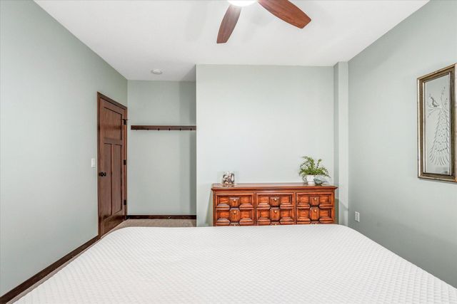 3547 Cove Point Circle NW, Prior Lake, MN 55372