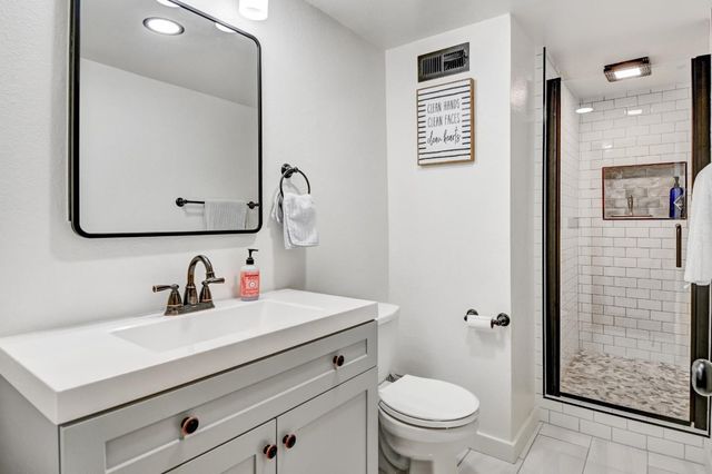 2323 Mastlands Drive, Oakland, CA 94611