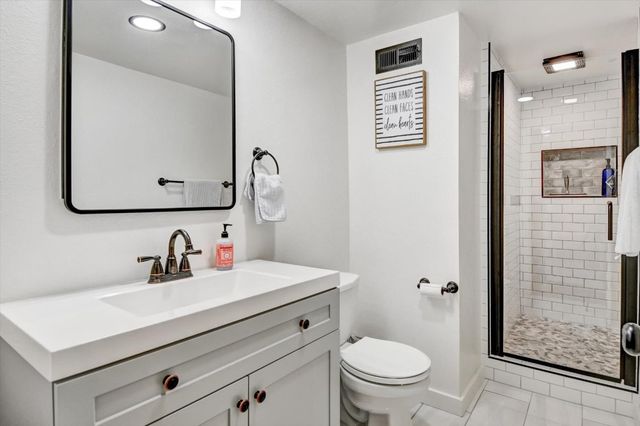 2323 Mastlands Drive, Oakland, CA 94611