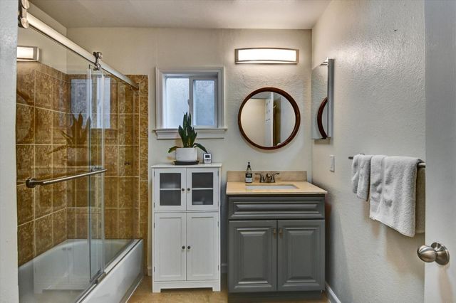 2323 Mastlands Drive, Oakland, CA 94611