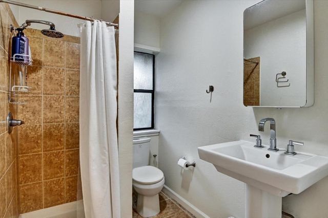 2323 Mastlands Drive, Oakland, CA 94611