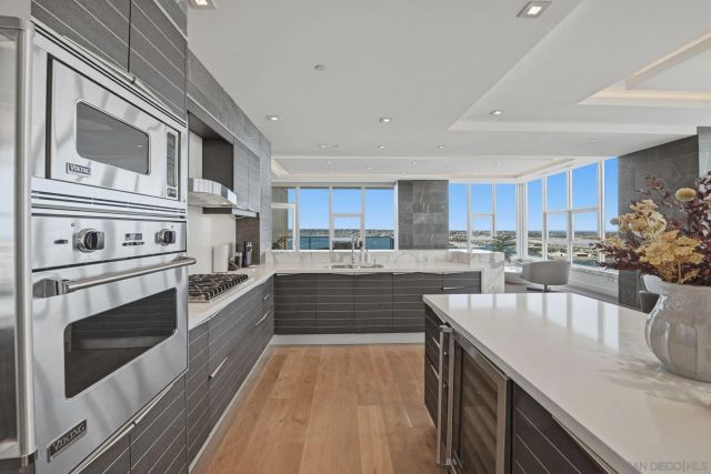 1325 Pacific Hwy 3503, San Diego, CA 92101