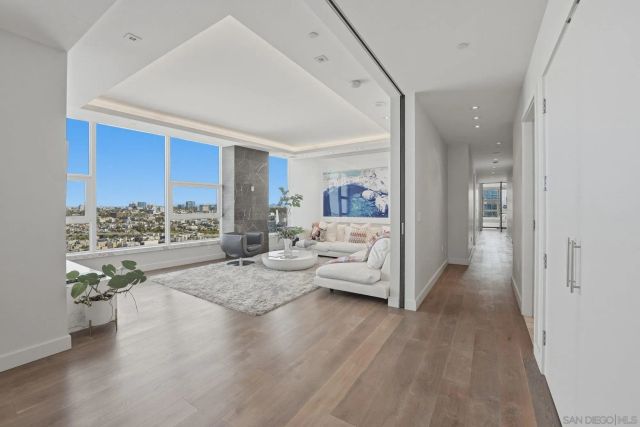 1325 Pacific Hwy 3503, San Diego, CA 92101