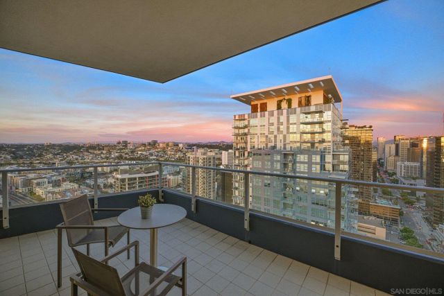 1325 Pacific Hwy 3503, San Diego, CA 92101