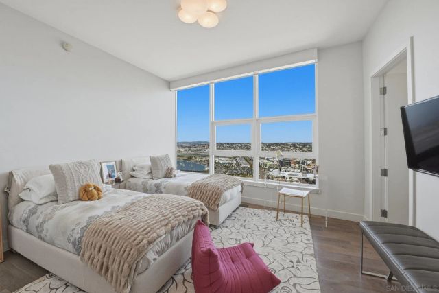 1325 Pacific Hwy 3503, San Diego, CA 92101