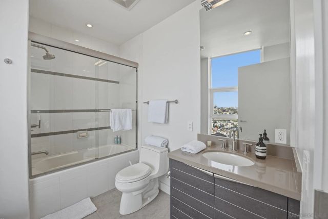 1325 Pacific Hwy 3503, San Diego, CA 92101
