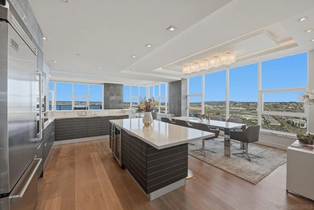1325 Pacific Hwy 3503, San Diego, CA 92101