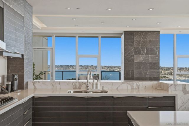 1325 Pacific Hwy 3503, San Diego, CA 92101
