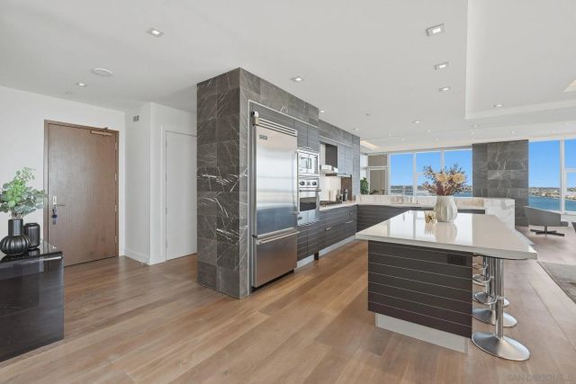 1325 Pacific Hwy 3503, San Diego, CA 92101