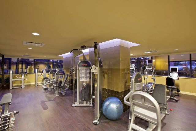 1325 Pacific Hwy 3503, San Diego, CA 92101