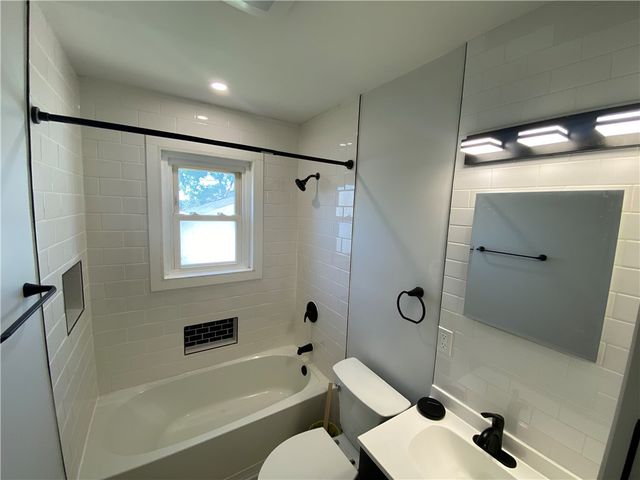 4037 Reading Road, Dayton, OH 45420