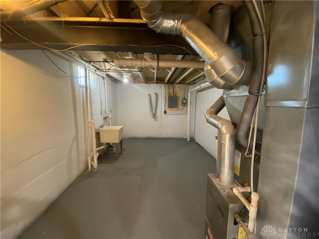 4037 Reading Road, Dayton, OH 45420