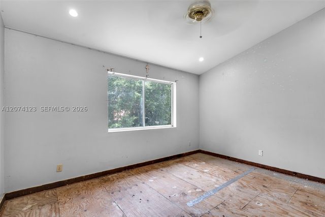3711 Riverside Dr, Coral Springs, FL 33065