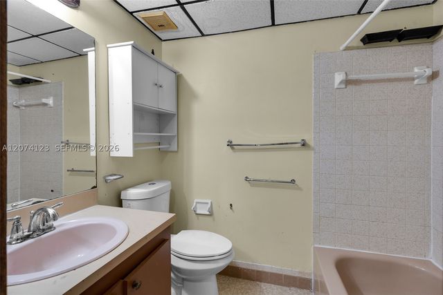 3711 Riverside Dr, Coral Springs, FL 33065