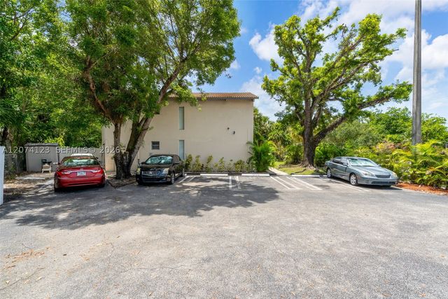 3711 Riverside Dr, Coral Springs, FL 33065