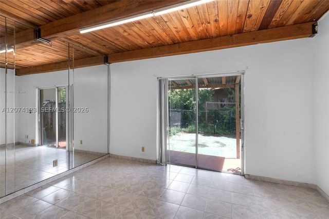 3711 Riverside Dr, Coral Springs, FL 33065