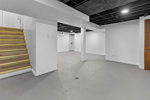 6438 Archdale Street, Detroit, MI 48228