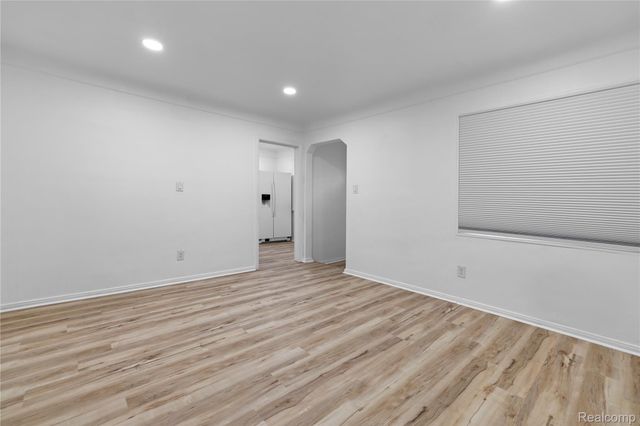 6438 Archdale Street, Detroit, MI 48228