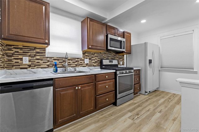 6438 Archdale Street, Detroit, MI 48228