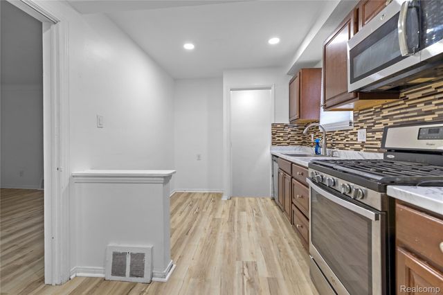 6438 Archdale Street, Detroit, MI 48228